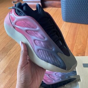 Yeezy 700 v3 fade carbon